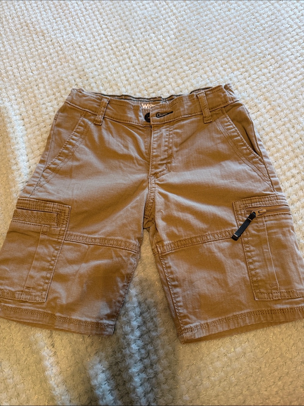 Wrangler Khaki Cargo Shorts with Zip Pocket